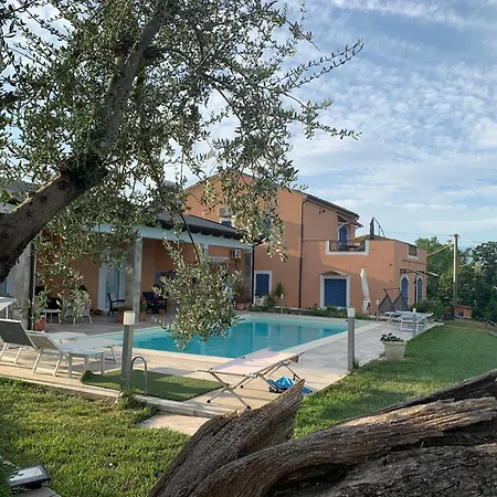 Casavitanuova, Poolhouse With A View *